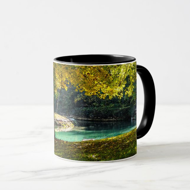 Un Endroit Sous L'Ombre Du Café Mug (Devant droit)