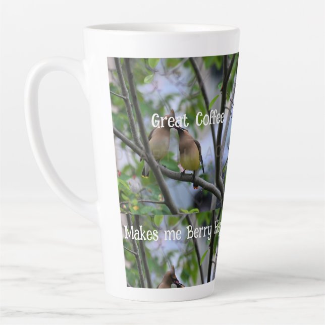 Un Grand Café Me Rend Berry Heureux - Grosse Mug (Gauche)