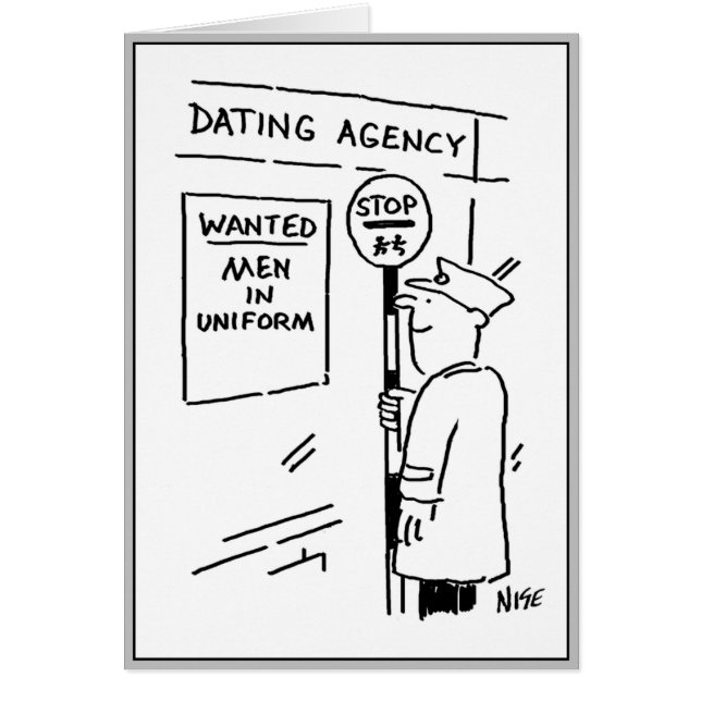 Un homme en uniforme à la recherche d'une date. (Devant)