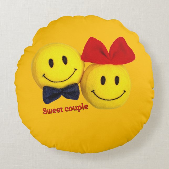 Un joli couple souriant visage mignon coussin rond (Devant)