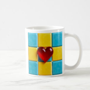 Un joli mug avec un cœur rouge.