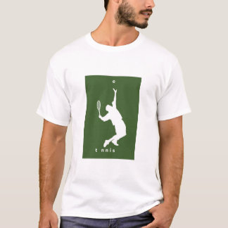 Un joueur de tennis frappe un service - T-shirt