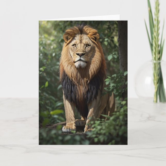 Un lion imposant dans la jungle | Carte (Devant)