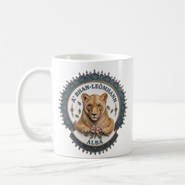 Un Lion. Tasse de café de l'Écosse (Gauche)