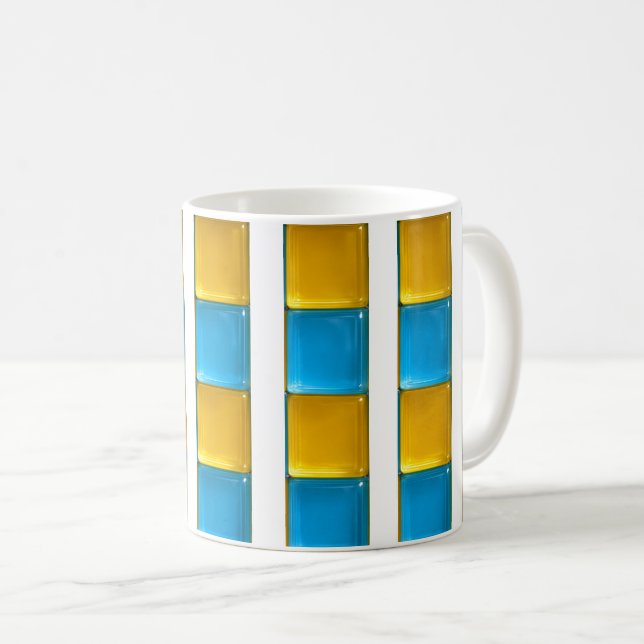 Un mug élégant au couleurs jaunes et bleus. (Devant droit)
