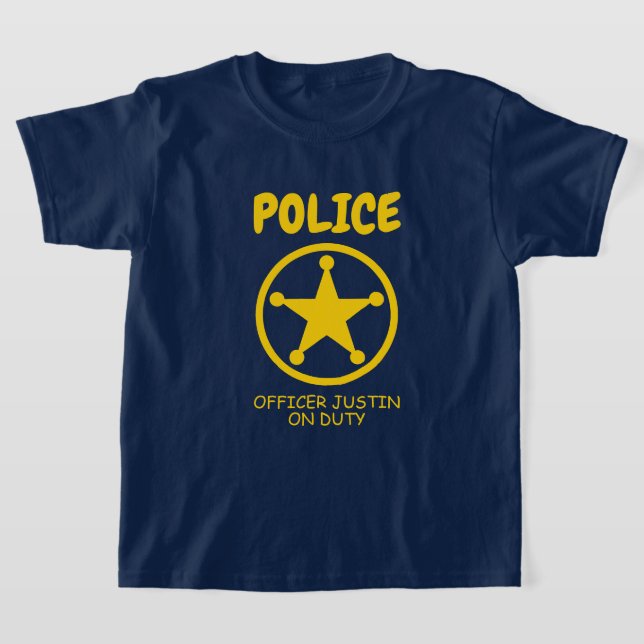 Un officier de police bleu en service t-shirt pour (Poser)