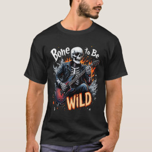 Un ours en T-shirt sauvage