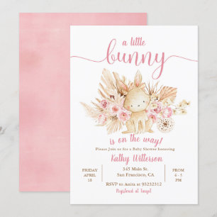 Un petit lapin rose Baby shower Floral Invitation