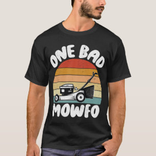 Un sale T-Shirt de jardinage drôle de tonte de pel