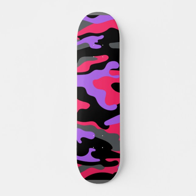 Un skateboard au design dynamique. (Devant)