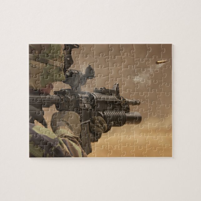 Un Soldat Incendie Son Arme Puzzle (Horizontal)