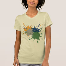 Un T-shirt coloré à motifs de peinture