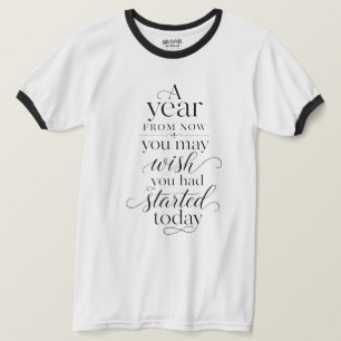 Un T-shirt moderne et simple avec un motif réalist