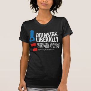 Un T-shirt noir des femmes de pinte