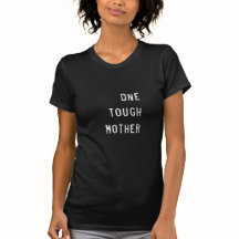 Un T-shirt orienté de mère dure