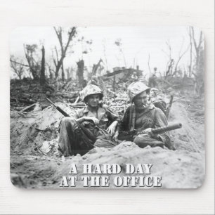 Un tapis de souris de dure journée