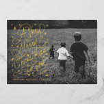 Un très joyeux Carte photo de Noël<br><div class="desc">Lettrage original de Becky Nimoy avec des flocons de neige brillants,  couleur arrière - plan personnalisée; également disponible en encre plate</div>