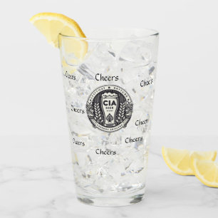 Un verre de bière avec un rendez-vous spécial et u