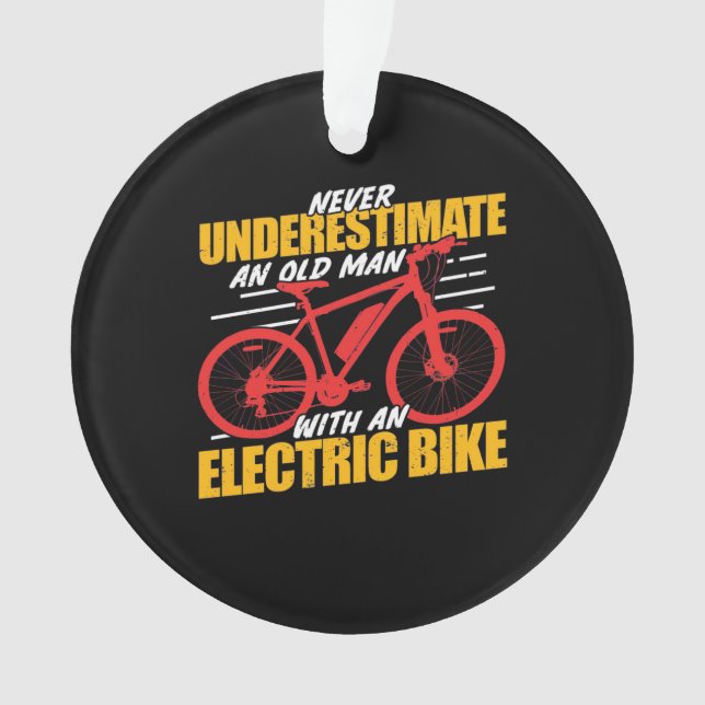 Un Vieux Homme Avec Un Vélo Électrec (devant)