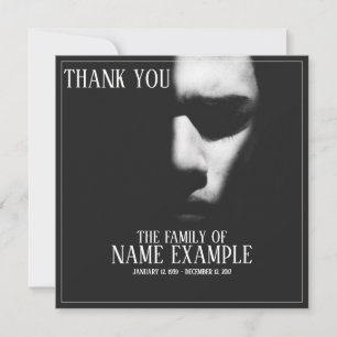 Un visage endormi à mi-ombre