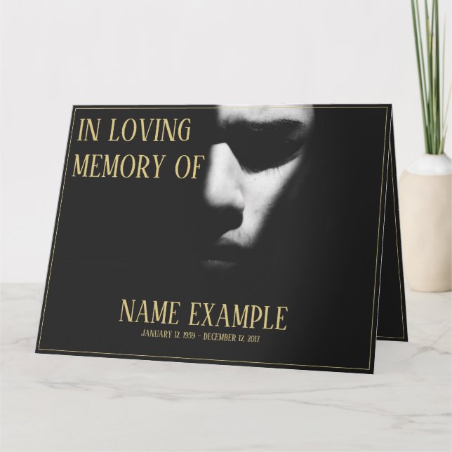 Une carte de visage endormi dans un demi-ombre (Devant)