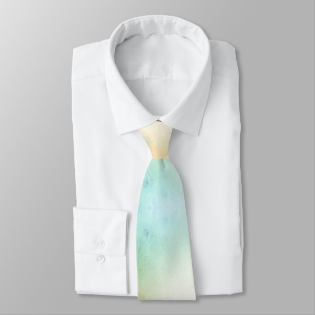 Une cravate avec un motif d'aquarelle pastel doux (Attaché)