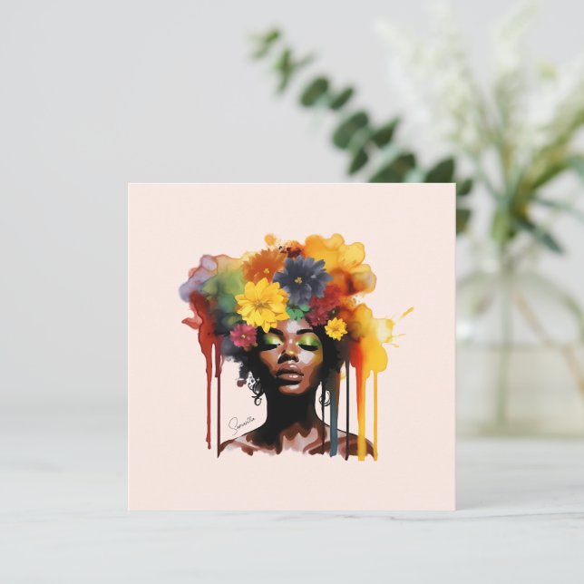 Une femme afro-américaine avec les cheveux d'afro- (Debout devant)