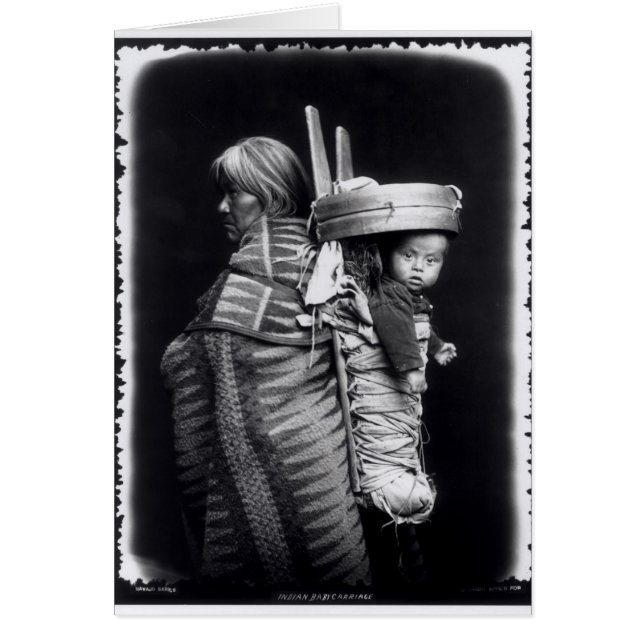 Une femme de Navaho portant un papoose sur le dos (Devant)