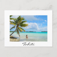 Une femme sous la paume de Tahiti carte postale fr