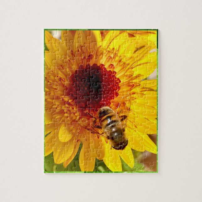 Une fleur joyeuse avec un puzzle d'abeille occupée (Vertical)