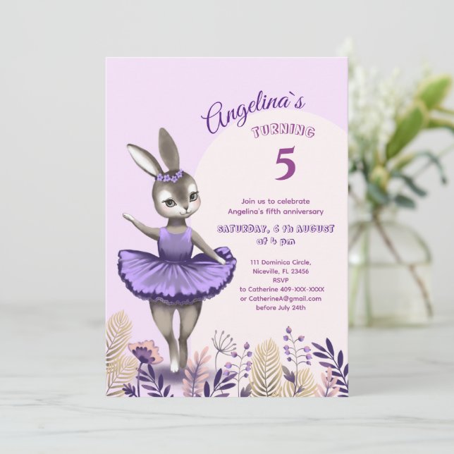 Une invitation par carte postale pour un baby show (Debout devant)
