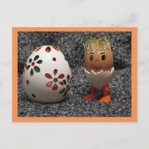 Une Mignonne Épouse Trouvée Un Gros Oeuf Carte Pos