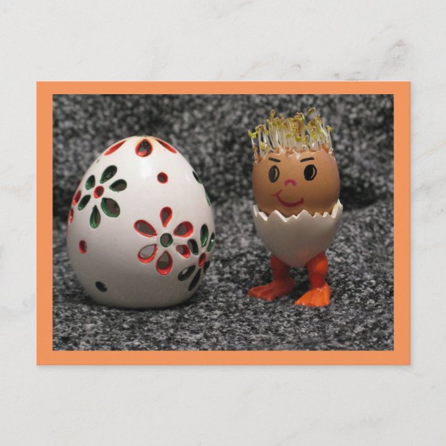 Une Mignonne Épouse Trouvée Un Gros Oeuf Carte Pos (Devant)