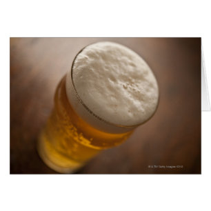 Une pinte de lager, dos vers faible profondeur d'a