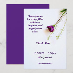 Une simple invitation en blanc et violet