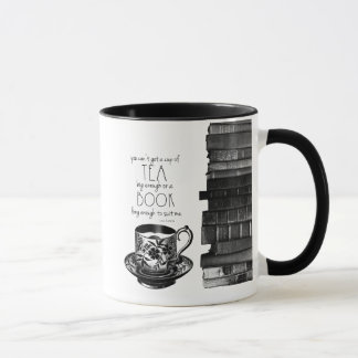 Une tasse de thé et d'un livre