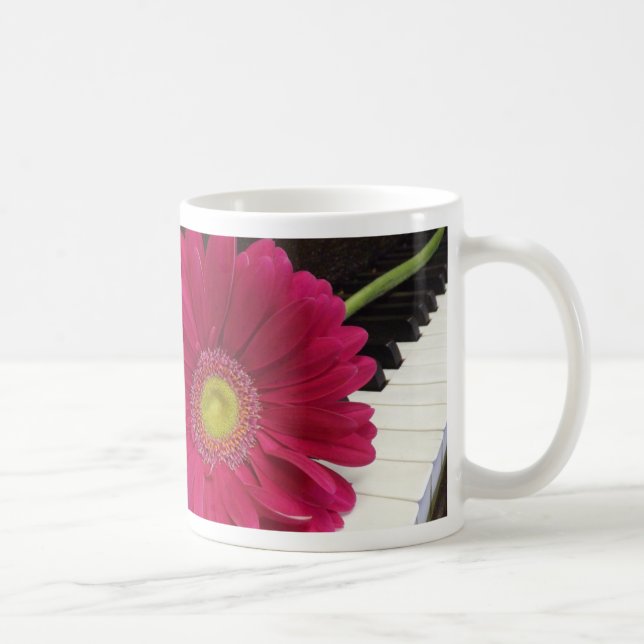 Une tasse gaie dans vie de chanson "petites (Droite)