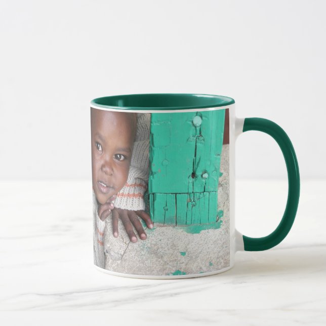 Une tasse pour aider des orphelins de SIDA (Droite)