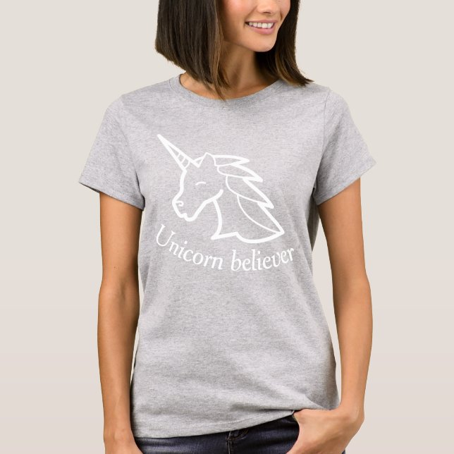 Unicorn croyant rose slogan personnalisé t-shirt (Devant)