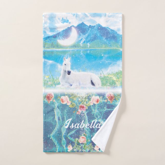 Unicorne dans un monde paradisiaque (Serviette à main)