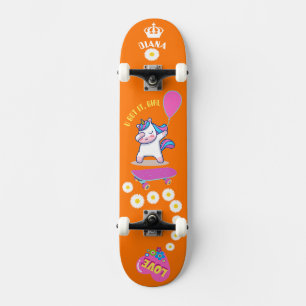 Unicorne sur skateboard avec légendes personnalisé
