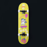 Unicorne sur skateboard avec légendes personnalisé<br><div class="desc">Unicorn Skateboard personnalisé pour les enfants. CLIQUEZ SUR L'OPTION PERSONNALISER LE MODÈLE ET ENTREZ LE NOM. vous pouvez également personnaliser d'autres légendes. skateboard cool conçu avec des couleurs vives et pour l'arrière - plan et une licorne funky chevauchant un skateboard. Ce Skateboard est une excellente idée cadeau pour un amoureux...</div>