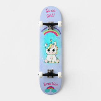 Unicorne sur skateboard avec légendes personnalisé