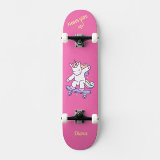Unicorne sur skateboard pour enfants