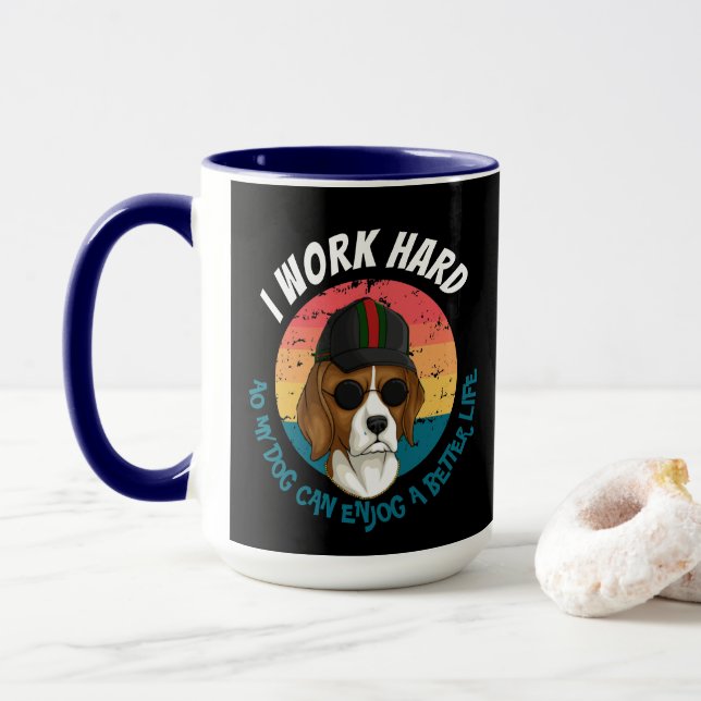 Urban Warrior JE TRAVAILLE DUR CHIEN ! Tasse (Avec donut)