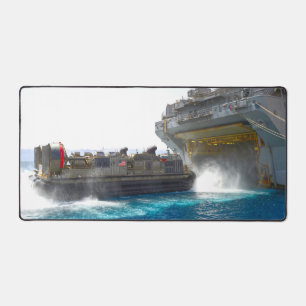 US BEACH ASSAULT - LCAC