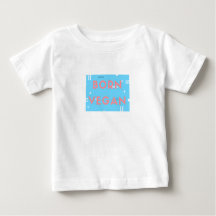 Usage végétalien de bébé ! Badine le T-shirt avec
