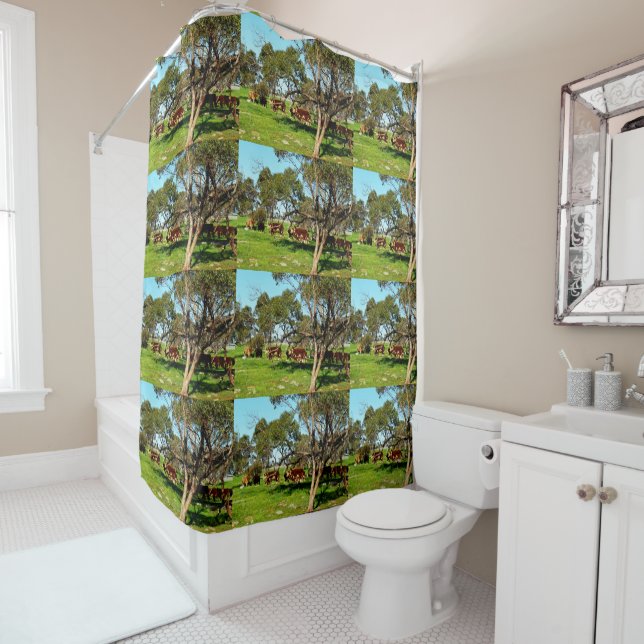 Vaches dans la prairie, rideau de douche (En situation)