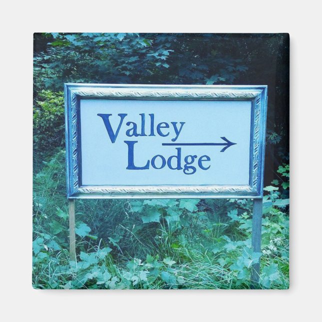 Valley Lodge Magnet (Devant)