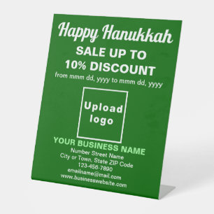 Vente de Hanukkah d'affaires sur un panneau sur pi